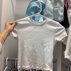 Aritzia TNA White Short Sleeve Tee